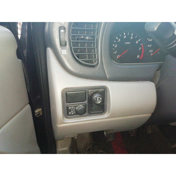 nissan almera (n16/e) del año 2000