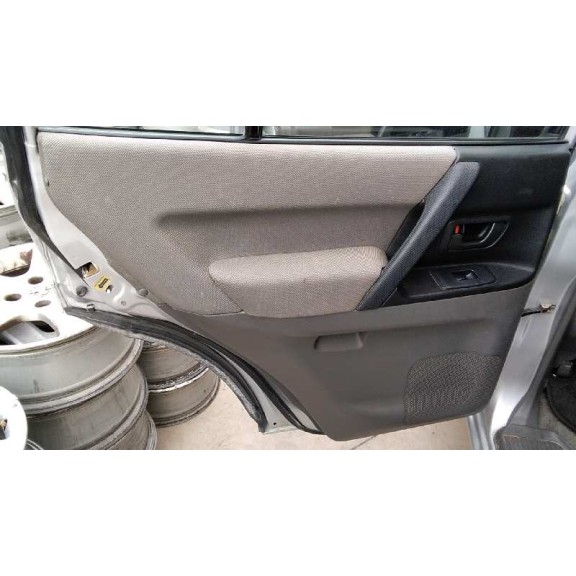 mitsubishi montero (v60/v70) del año 2001