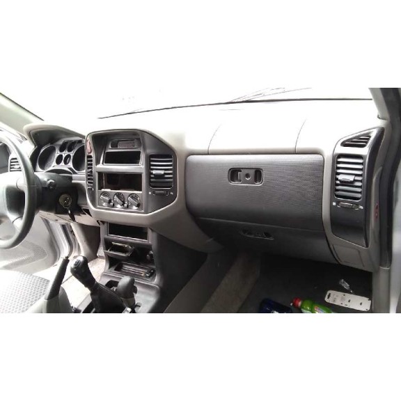 mitsubishi montero (v60/v70) del año 2001