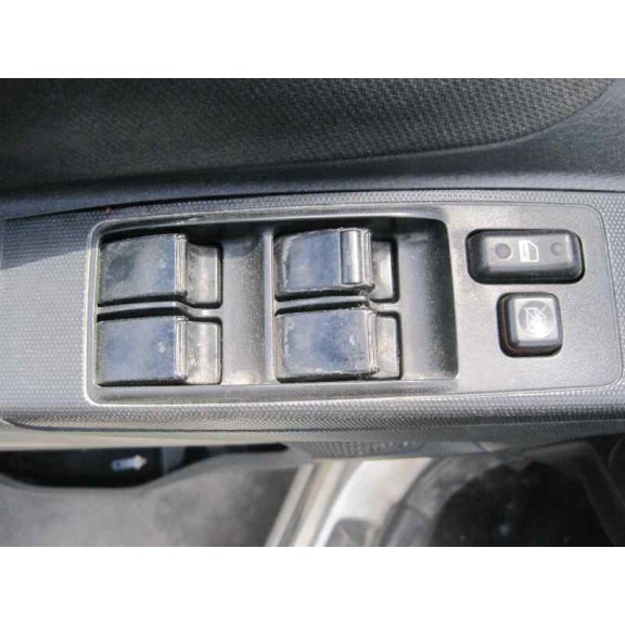 toyota corolla verso (r1) del año 2004