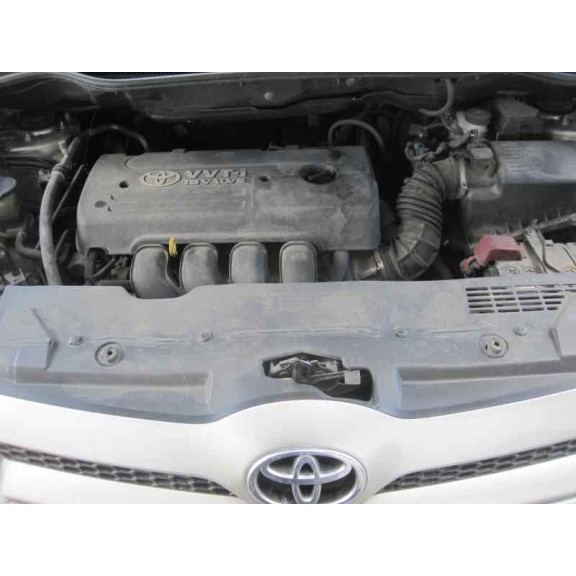toyota corolla verso (r1) del año 2004