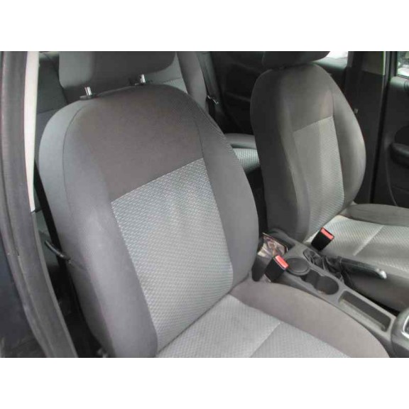 ford focus berlina (cap) del año 2005