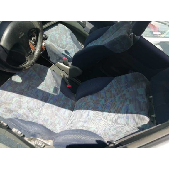 mitsubishi space runner (n60) del año 2003