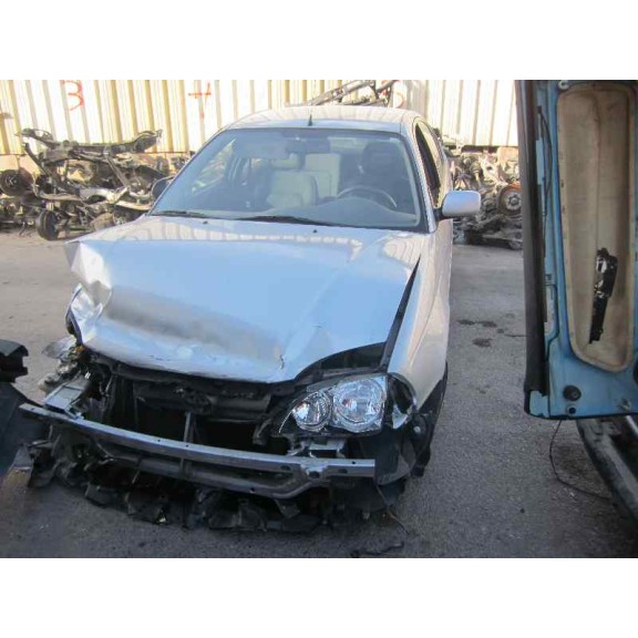 toyota avensis berlina (t 22) del año 2003