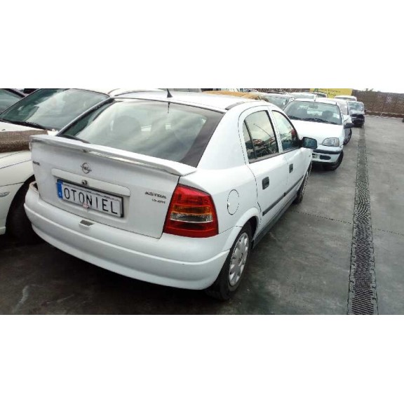 opel astra g berlina del año 2002