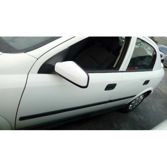 opel astra g berlina del año 2002