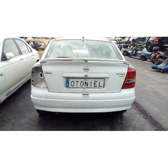 opel astra g berlina del año 2002
