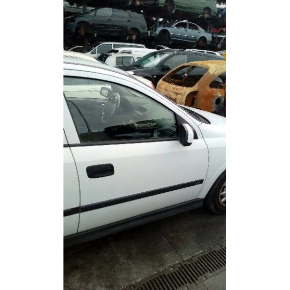 opel astra g berlina del año 2002