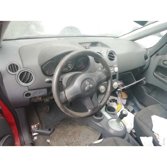 mitsubishi colt berlina 3 (cz) del año 2006