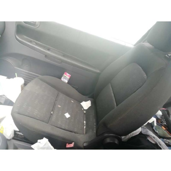 mitsubishi colt berlina 3 (cz) del año 2006