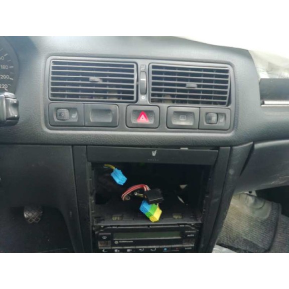 volkswagen golf iv berlina (1j1) del año 1998