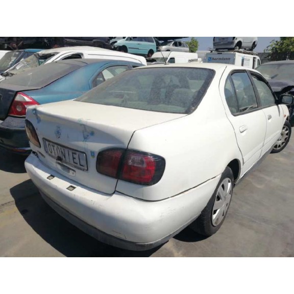 nissan primera berlina (p11) del año 2001