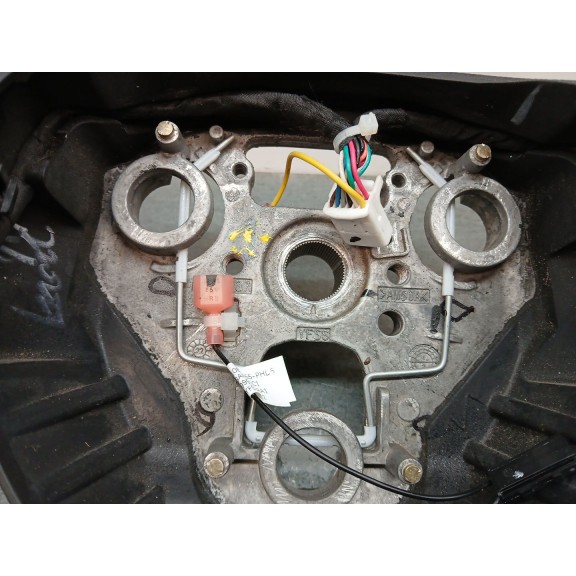 Recambio de volante para mg zs luxury referencia OEM IAM 9999137 buen estado 