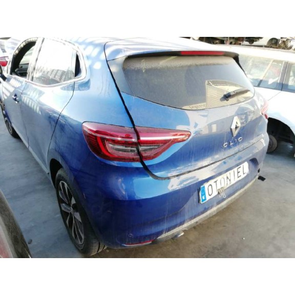 renault clio v del año 2023