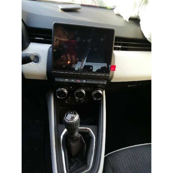 renault clio v del año 2023