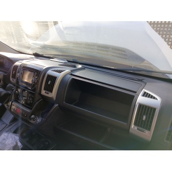 SALPICADERO SIN REFERENCIA. 