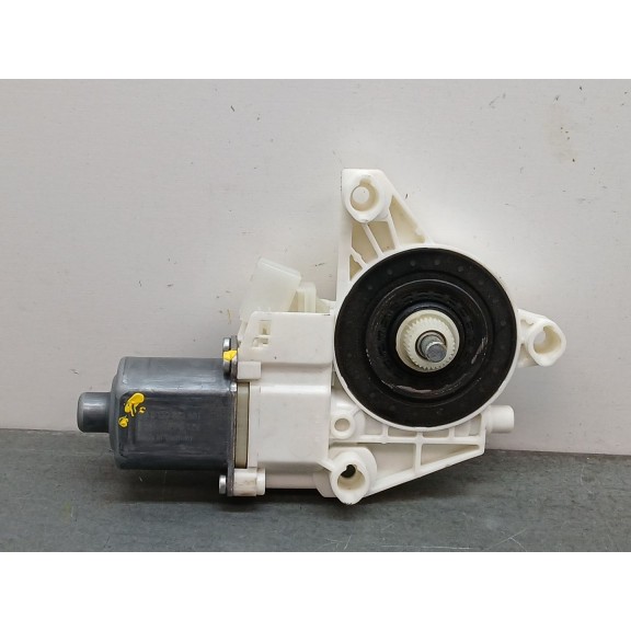 Recambio de motor elevalunas delantero derecho para mercedes-benz clase a (w176) a 200 cdi / d (176.008) referencia OEM IAM a246
