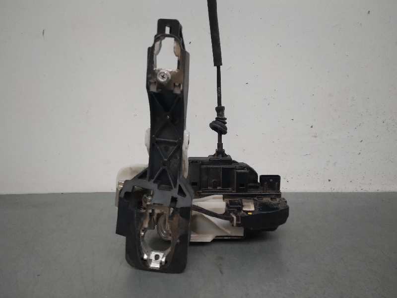 Recambio de cerradura puerta delantera derecha para kia cee´d emotion referencia OEM IAM 8132018040 7 PINES 