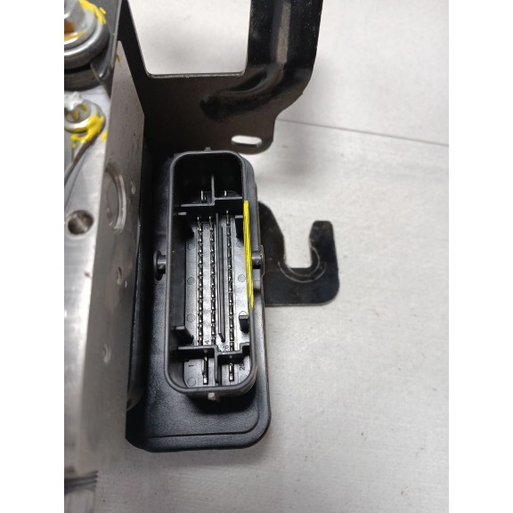Recambio de abs para renault clio v referencia OEM IAM 476605713R  