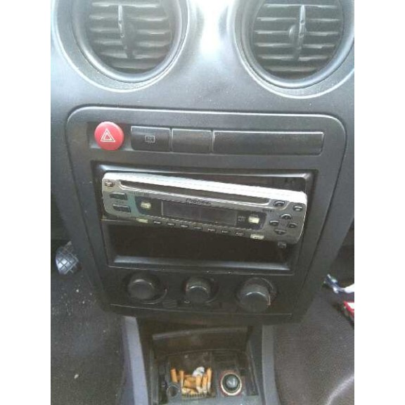seat ibiza (6l1) del año 2002