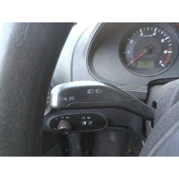 seat ibiza (6l1) del año 2002
