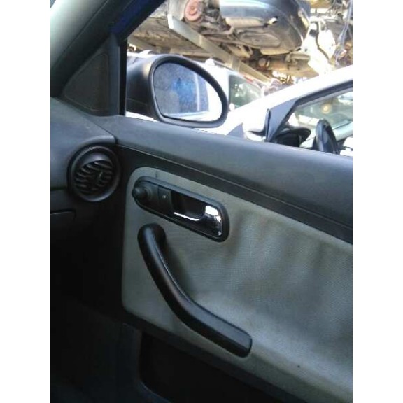 seat ibiza (6l1) del año 2002