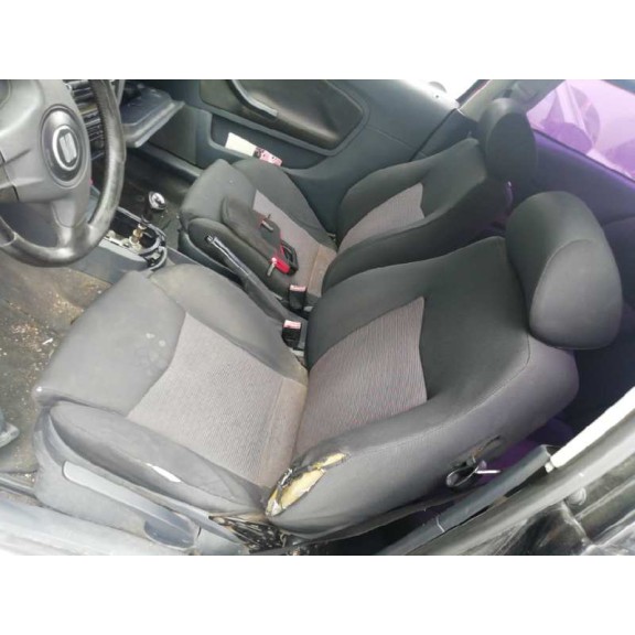 seat ibiza (6l1) del año 2002