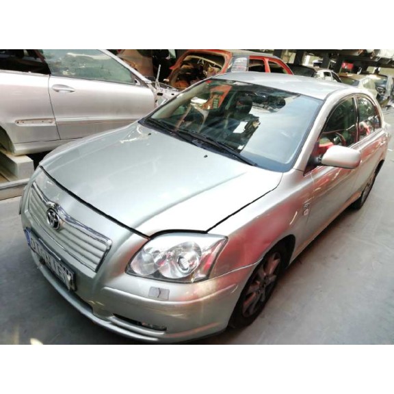 toyota avensis berlina (t25) del año 2004
