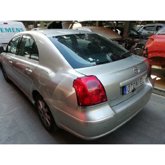 toyota avensis berlina (t25) del año 2004