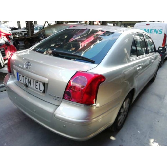 toyota avensis berlina (t25) del año 2004