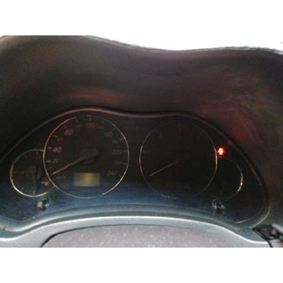 toyota avensis berlina (t25) del año 2004