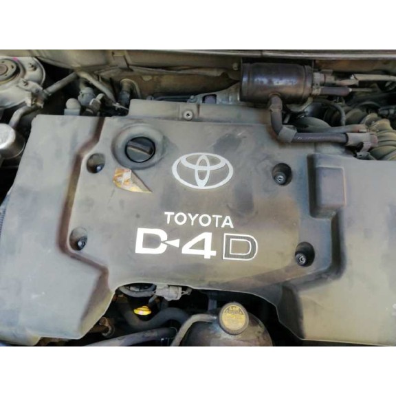 toyota avensis berlina (t25) del año 2004