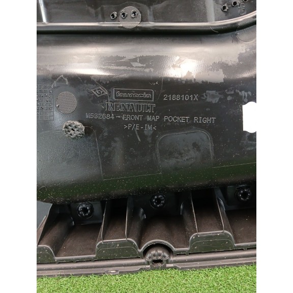 Recambio de guarnecido puerta delantera derecha para renault clio v referencia OEM IAM 2188101X  