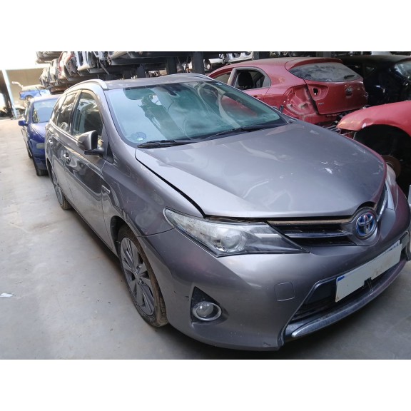 toyota auris station wagon (_e18_) del año 2014