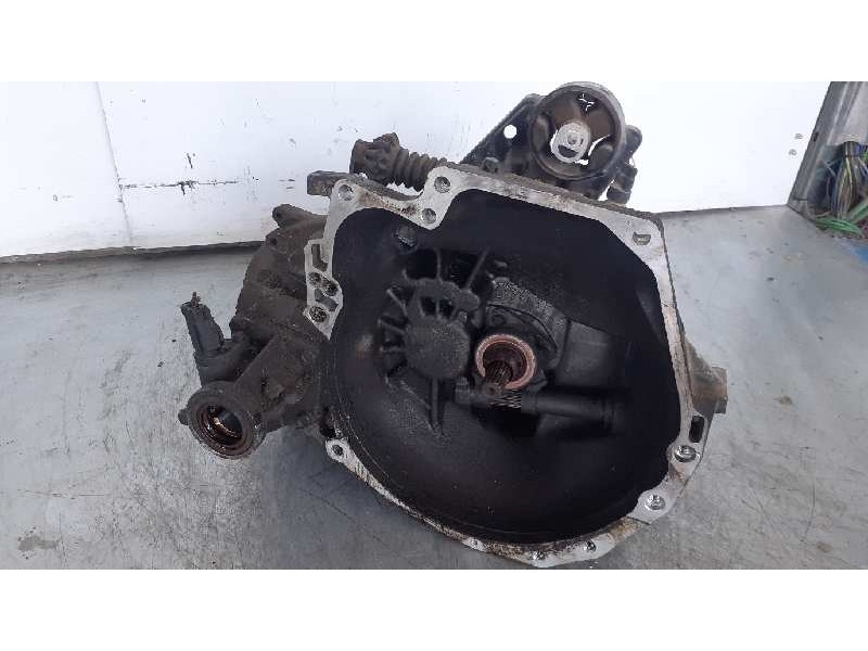 Recambio de caja cambios para chrysler voyager (gs) 2.0 16v cat referencia OEM IAM 4641751 M 5V