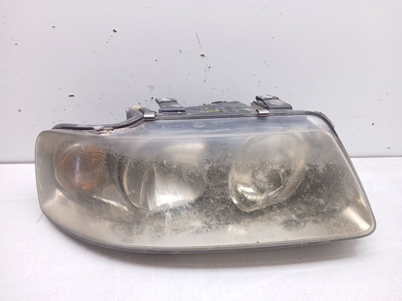 Recambio de faro derecho para audi a3 (8l1) 1.6 referencia OEM IAM 8L0941004  