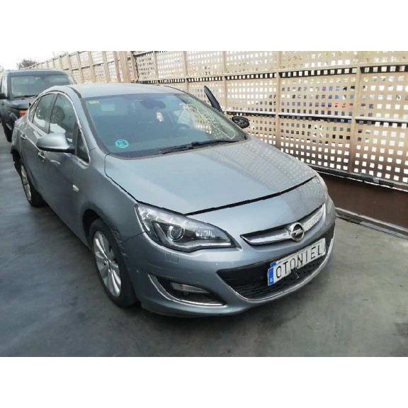 opel astra j lim. del año 2015