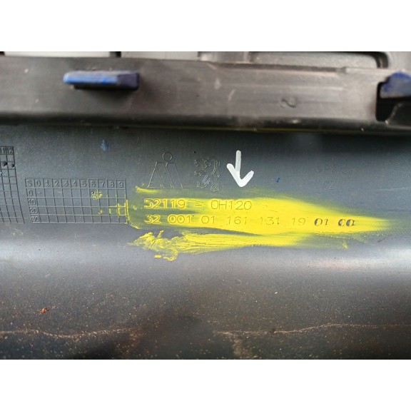 Recambio de paragolpes delantero para peugeot 108 1.0 vti referencia OEM IAM 521190H150  