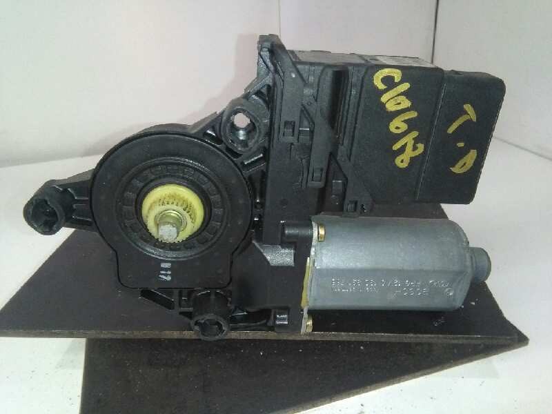 Recambio de motor elevalunas trasero derecho para volkswagen golf iv berlina (1j1) advance referencia OEM IAM   