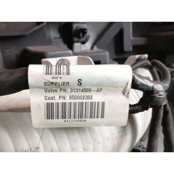 Recambio de paragolpes delantero para volvo v40 cross country (526) t3 referencia OEM IAM 31283732  