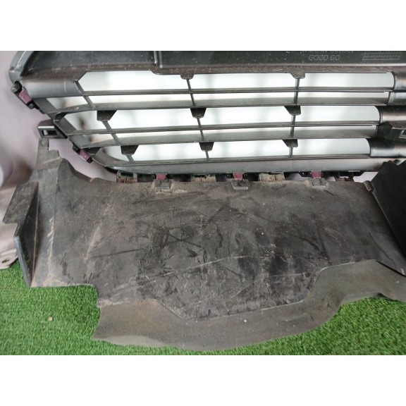 Recambio de paragolpes delantero para peugeot 108 1.0 vti referencia OEM IAM 521190H150  