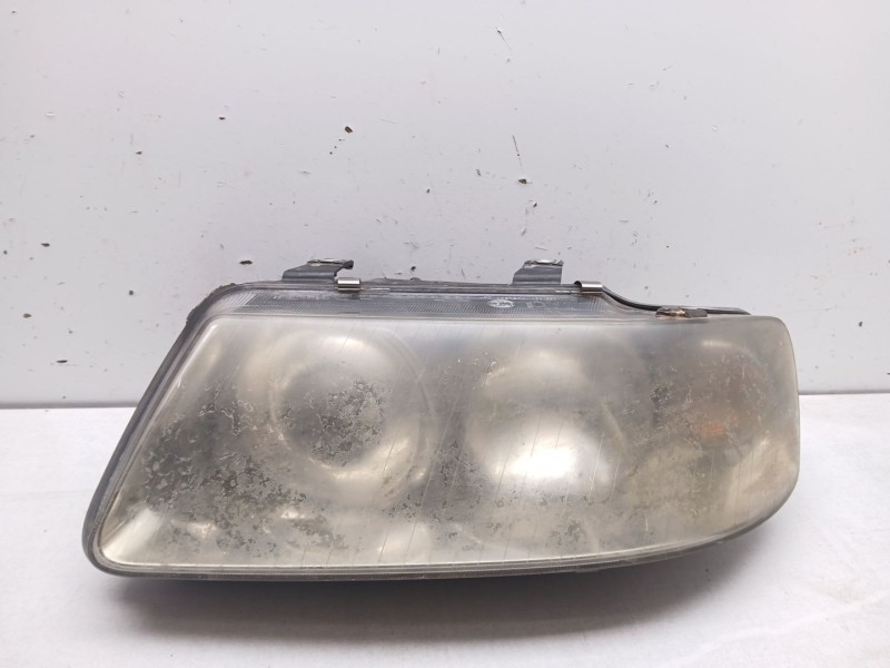 Recambio de faro izquierdo para audi a3 (8l1) 1.6 referencia OEM IAM   