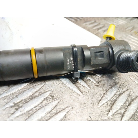 Recambio de inyector para ssangyong tivoli limited 4x2 referencia OEM IAM A6730170021  