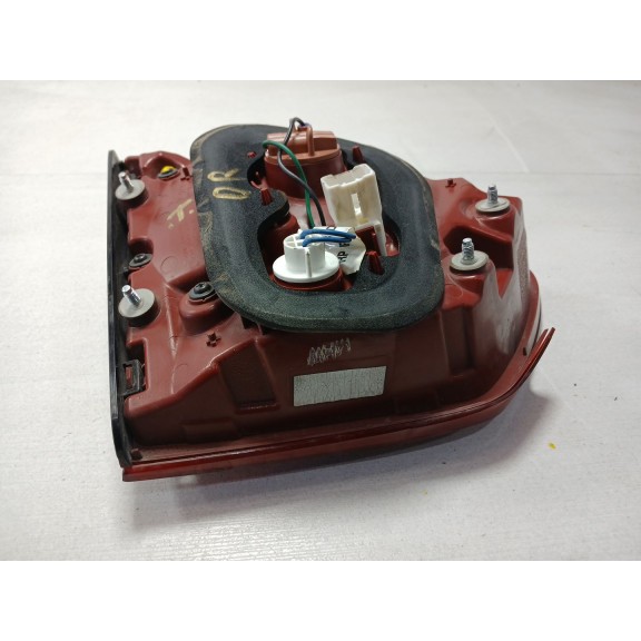 Recambio de piloto trasero derecho interior para kia carens iv 1.6 gdi referencia OEM IAM 92404a4  