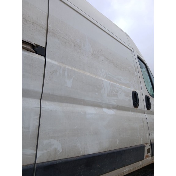 Recambio de puerta lateral corredera derecha para peugeot boxer furgoneta 2.2 bluehdi 140 referencia OEM IAM   