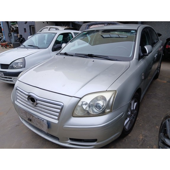 toyota avensis sedán (_t25_) del año 2004