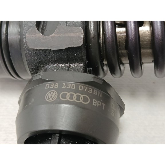 Recambio de inyector para volkswagen polo (9n3) advance referencia OEM IAM 0414720313  038130073bn