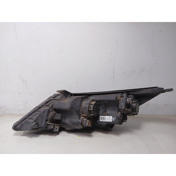 Recambio de faro derecho para kia sportage iii (sl) 1.7 crdi referencia OEM IAM 921023u250  