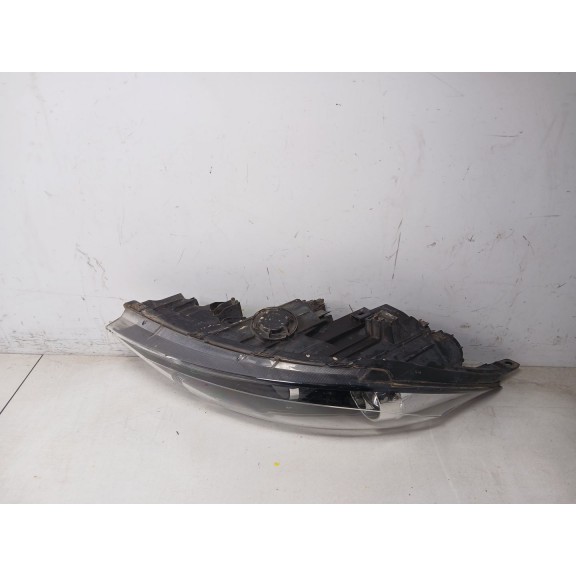 Recambio de faro derecho para kia sportage iii (sl) 1.7 crdi referencia OEM IAM 921023u250  
