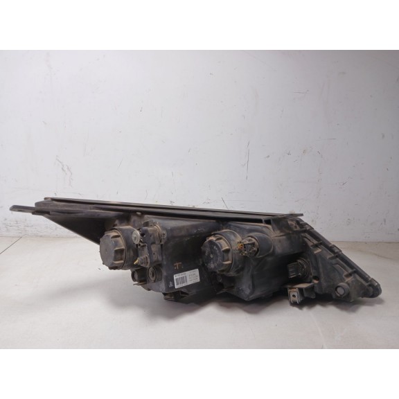 Recambio de faro izquierdo para kia sportage iii (sl) 1.7 crdi referencia OEM IAM 921013u250  